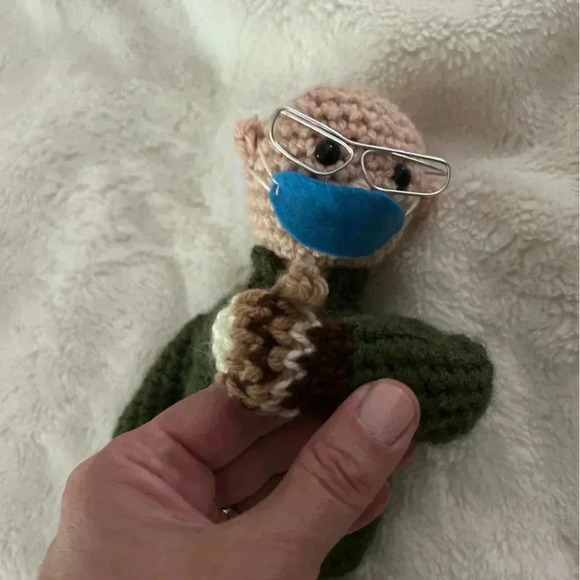 EUC Crochet Bernie Sanders 15” doll.From Covid era. Handmade. Mask and mittens - Picture 6 of 7